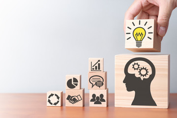 2009年的河西上海道小学和南开中营小学是如何划片的？