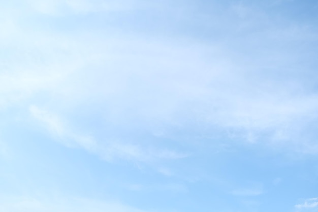 新能源汽车：探讨发展利弊与未来前景