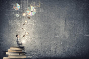 张廷玉的官职相当于现在的什么啊